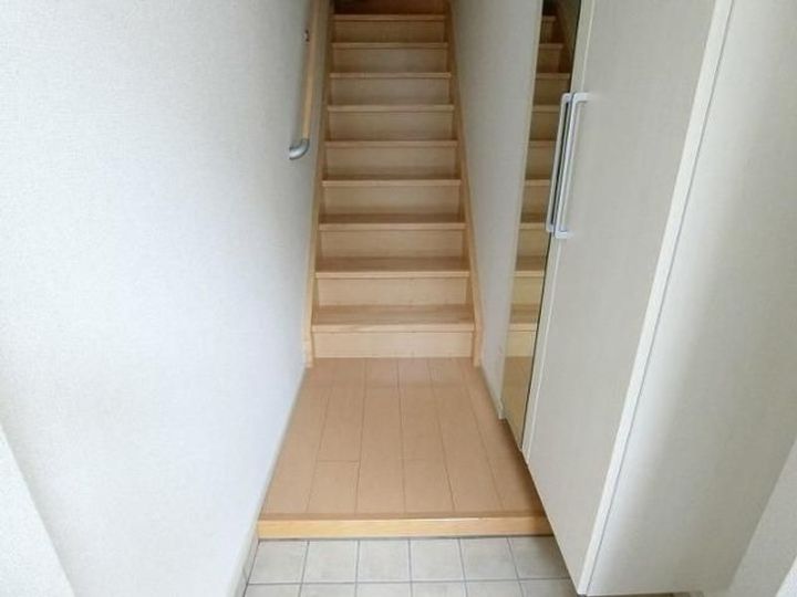 岐阜県大垣市島町(アパート)の賃貸物件の玄関