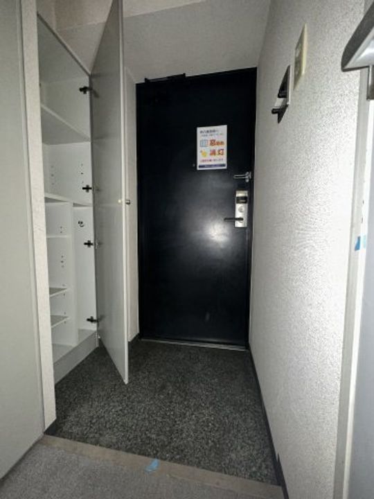 ダイヤモンドスクエア駒形の玄関
