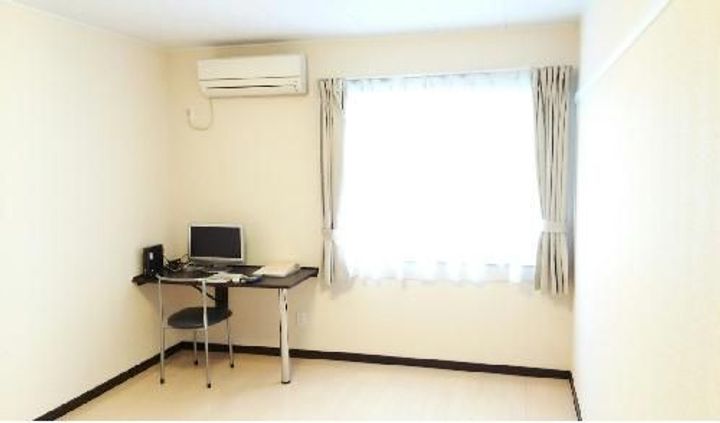 レオネクスト三の沢の居間