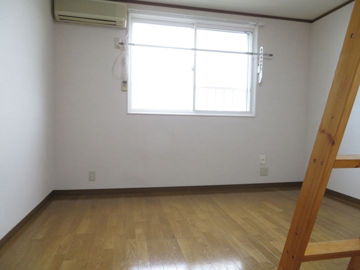 SKファームVIIの居間