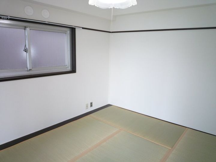 ニュー旭マンションの居間