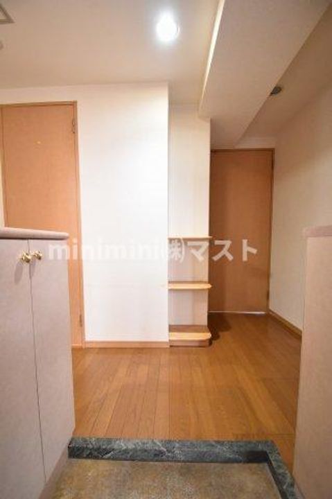 プレサンス同心アーバンステージの玄関