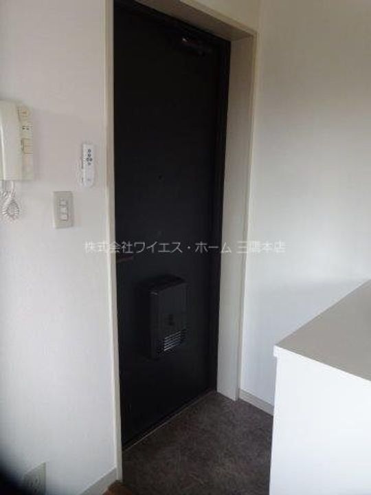 東京都三鷹市下連雀3(マンション)の賃貸物件の玄関
