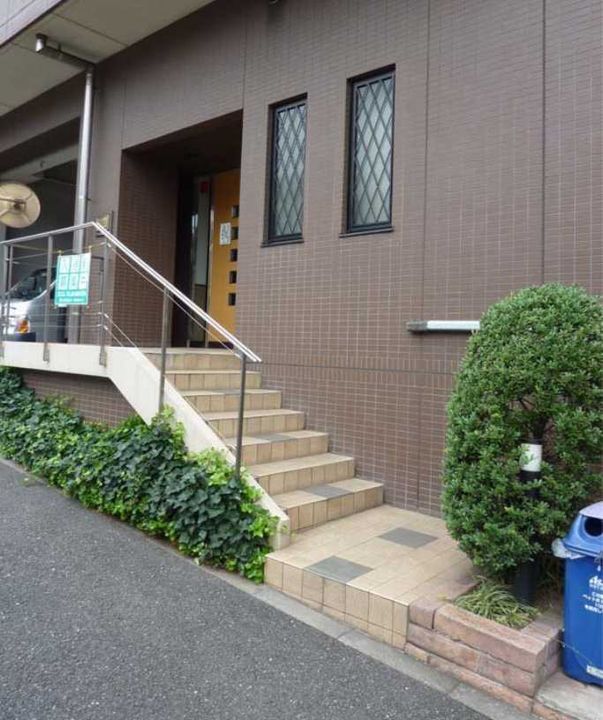 東京都目黒区青葉台4(マンション)の賃貸物件の地図