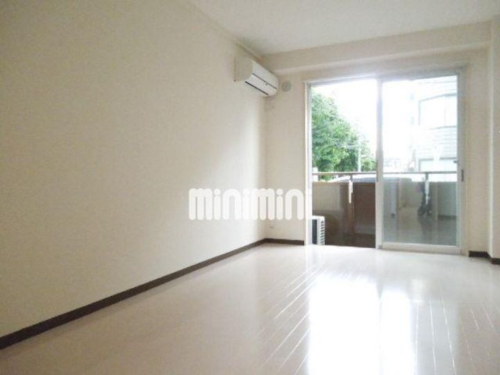 エム・ヴィラージュの居間