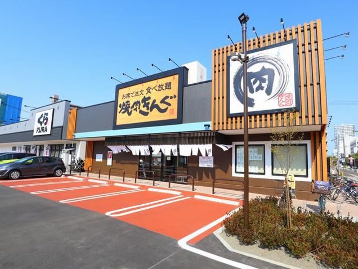 エム・ヴィラージュの周辺