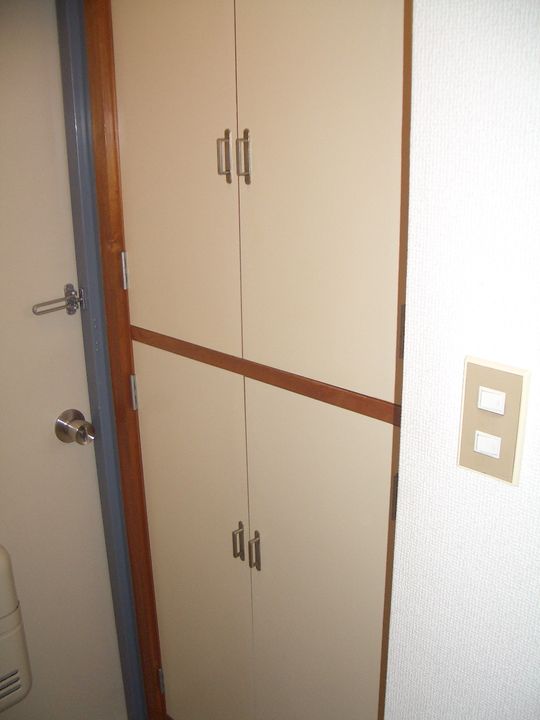 東京都足立区東綾瀬1(マンション)の賃貸物件の玄関