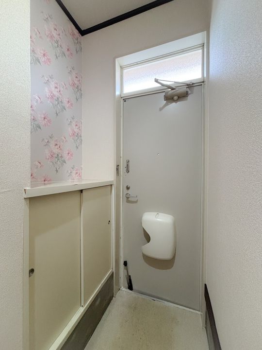 ウエストコーポの玄関