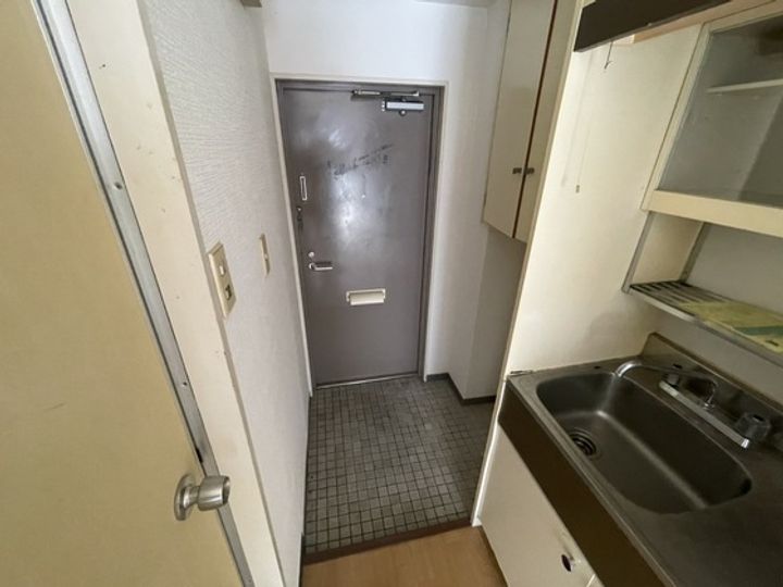 サンシャトルの玄関