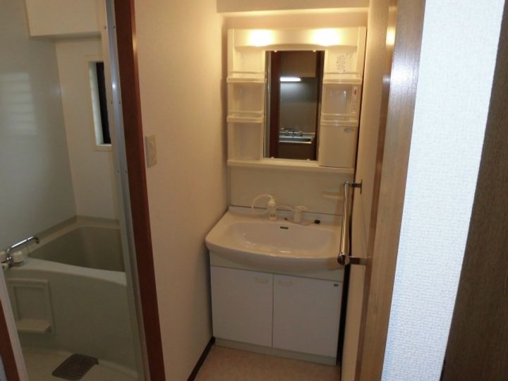 広島県呉市中央3(マンション)の賃貸物件の内装