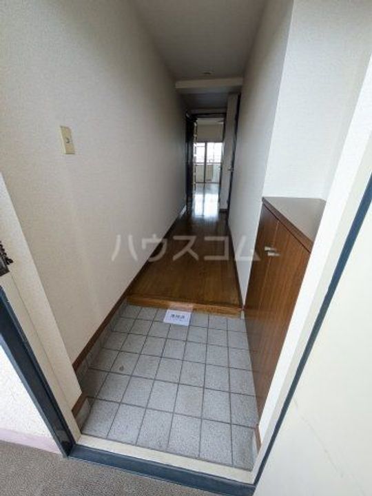 ウイング下小出の玄関