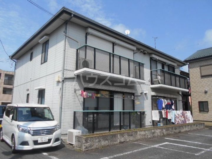 ファミール原の外観