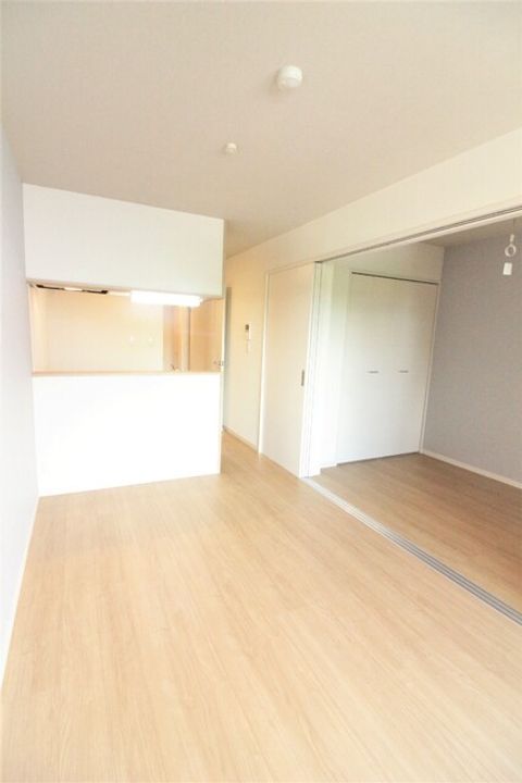 サニーヒル旗崎の居間