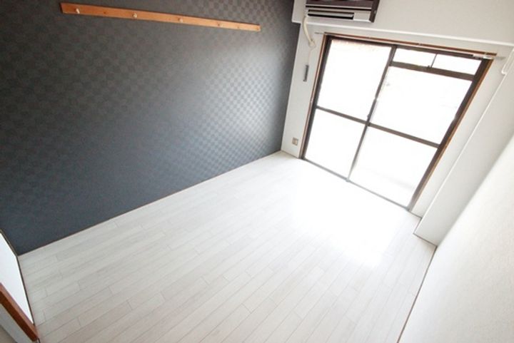 第5野地ビルの居間