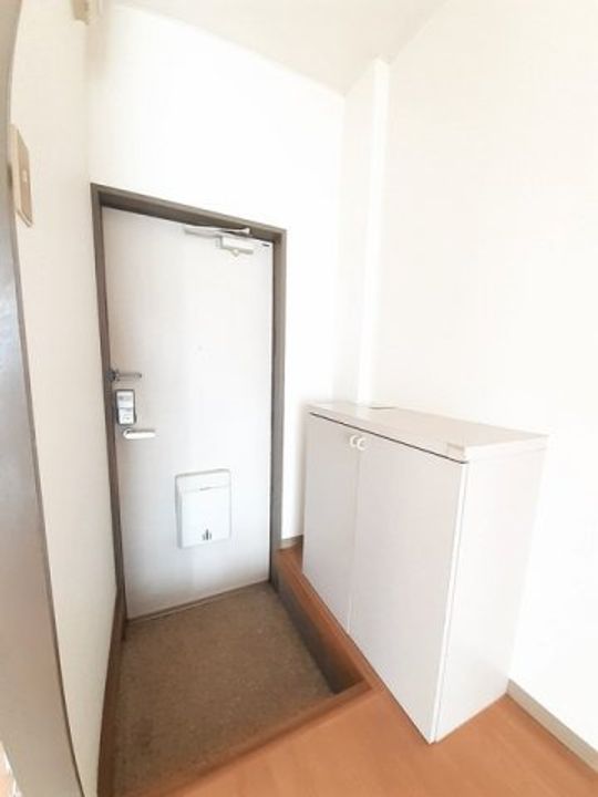 香川県三豊市高瀬町新名(アパート)の賃貸物件の玄関