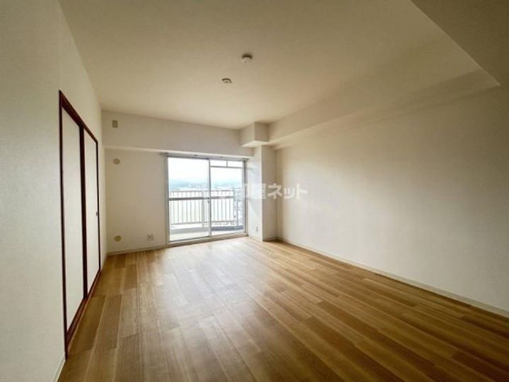 大阪府河内長野市小山田町(マンション)の賃貸物件の居間