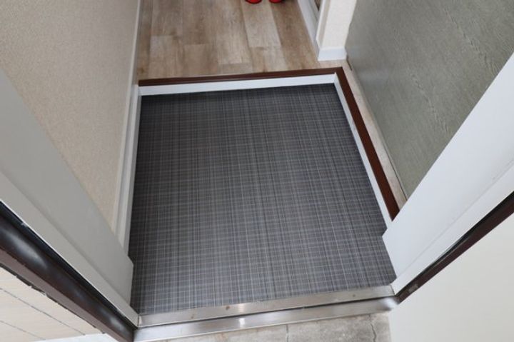 エステート西府中の玄関