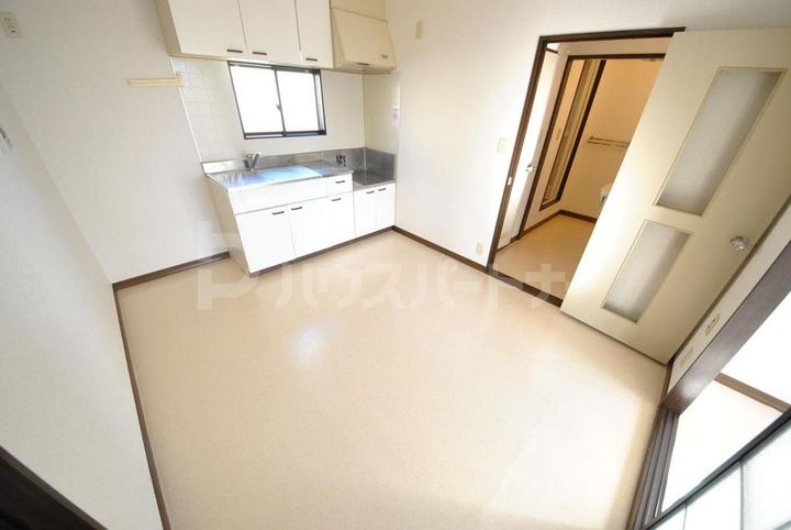 フレグランス千代田の居間