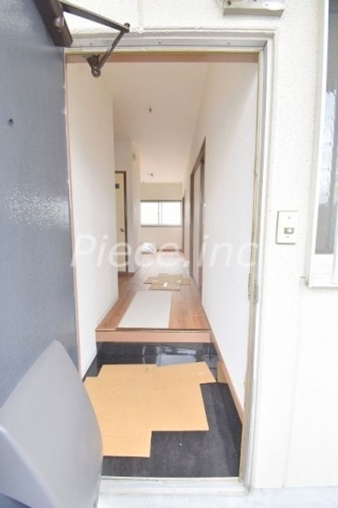 イーマハウスウメダの玄関