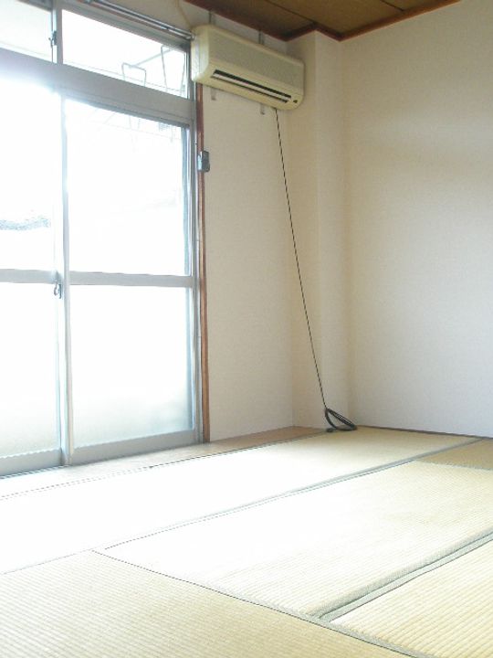 石川マンションの居間