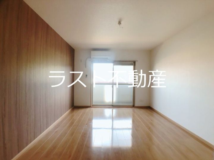 リバーヒルズの居間