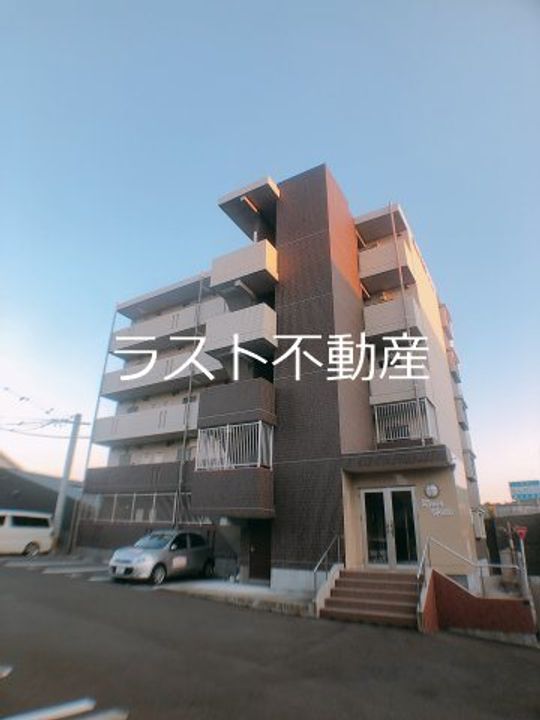 リバーヒルズの外観