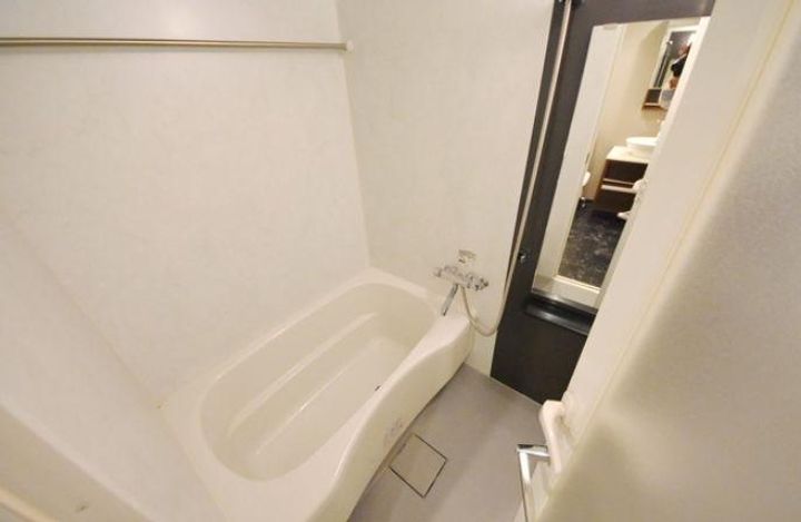 東京都中央区八丁堀4の賃貸マンションの風呂