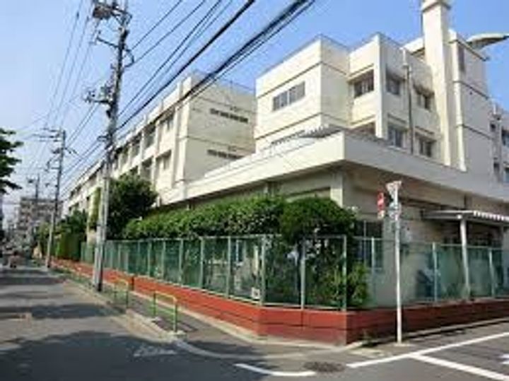 コンピアチェーヴォレの周辺