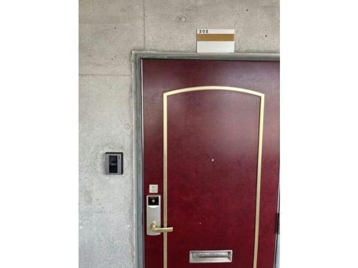 愛知県日進市三本木町一番割(マンション)の賃貸物件の玄関