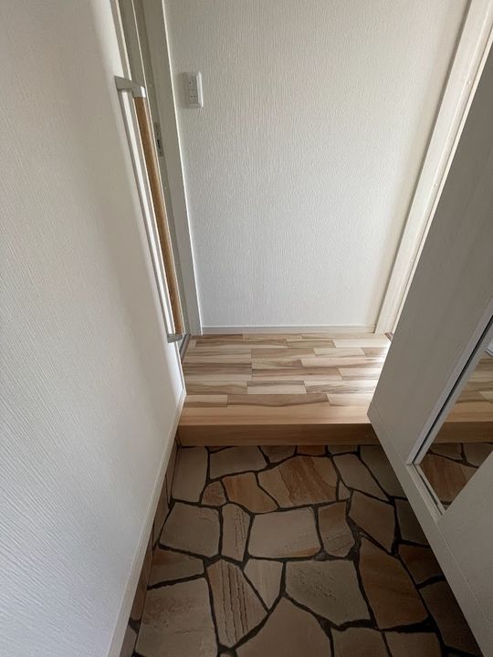 新潟県長岡市曲新町2(アパート)の賃貸物件の玄関