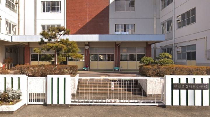 下川原団地6号棟の周辺