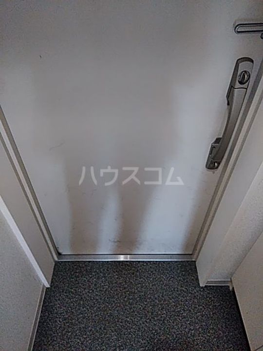舞浜弐番館の玄関