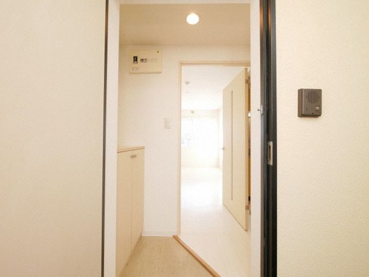 ブランノワールAMJ南郷の玄関
