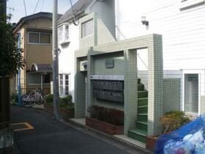 中井マーサの外観
