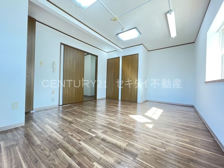 ホワイトハイツのその他画像