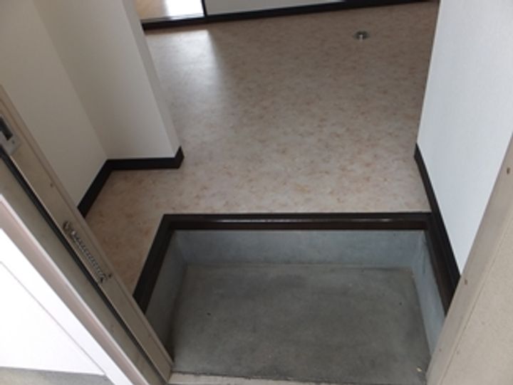 ミハルハイツの玄関