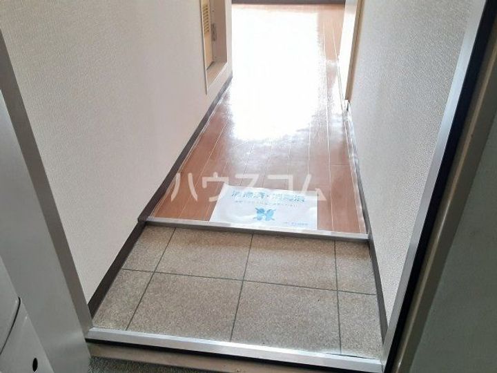 メゾン元横山の玄関