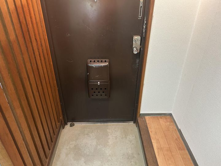 クラウンヒルズ日吉の玄関