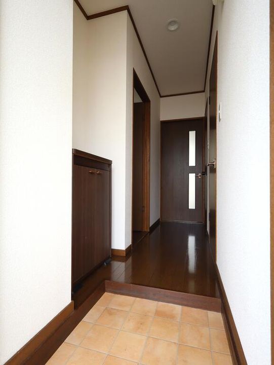 グランハウス岩瀬川Aの玄関