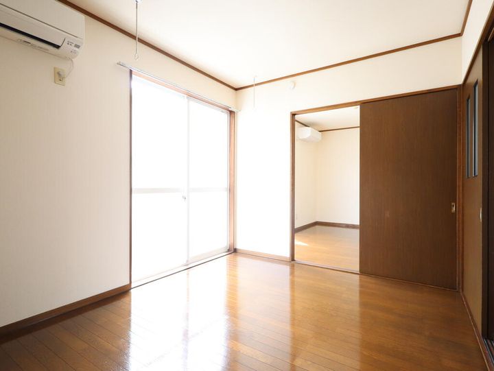 グランハウス岩瀬川Aの居間