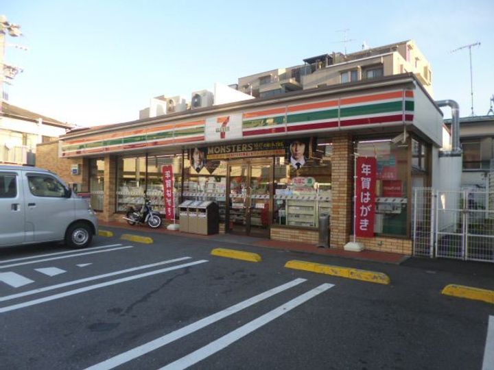 ヒルズ青山の周辺