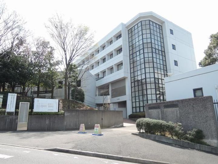 ヒルズ青山の周辺
