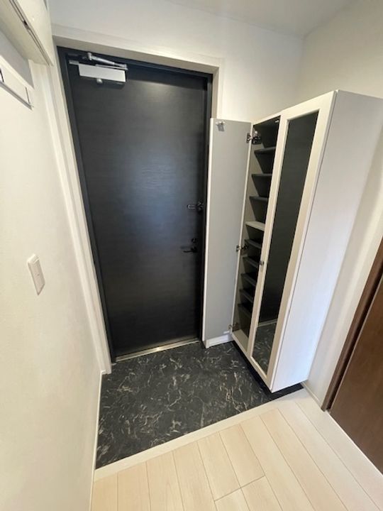 GSカーム北糀谷IIIの玄関