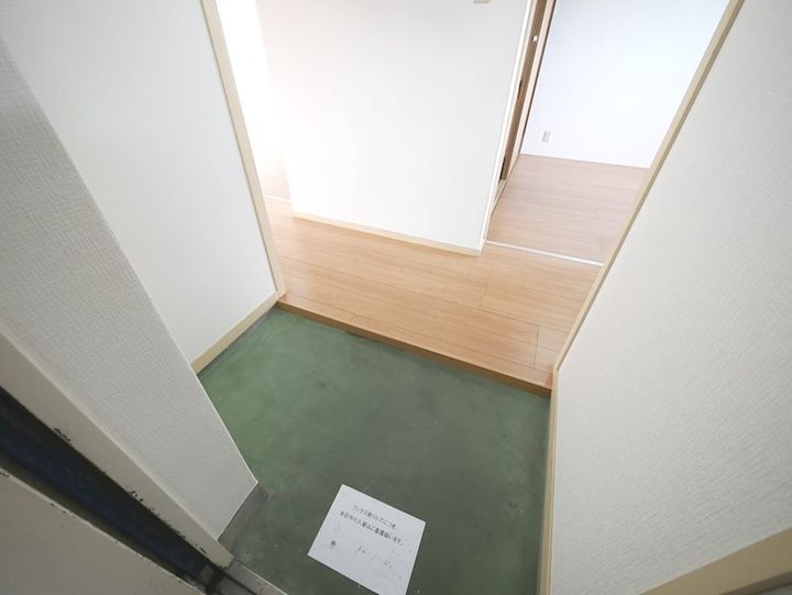 サンハイツ大みかの玄関