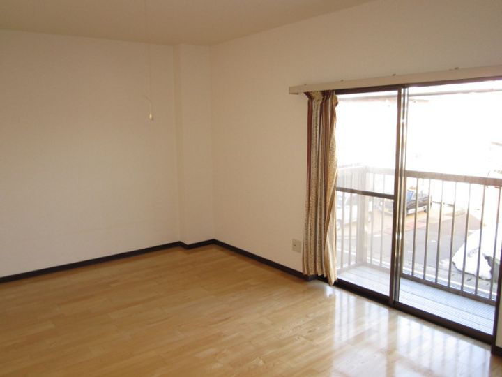 新潟県上越市中通町(アパート)の賃貸物件の居間