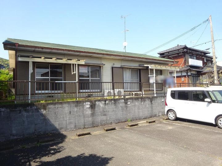 鷺の原ハイツB棟の外観