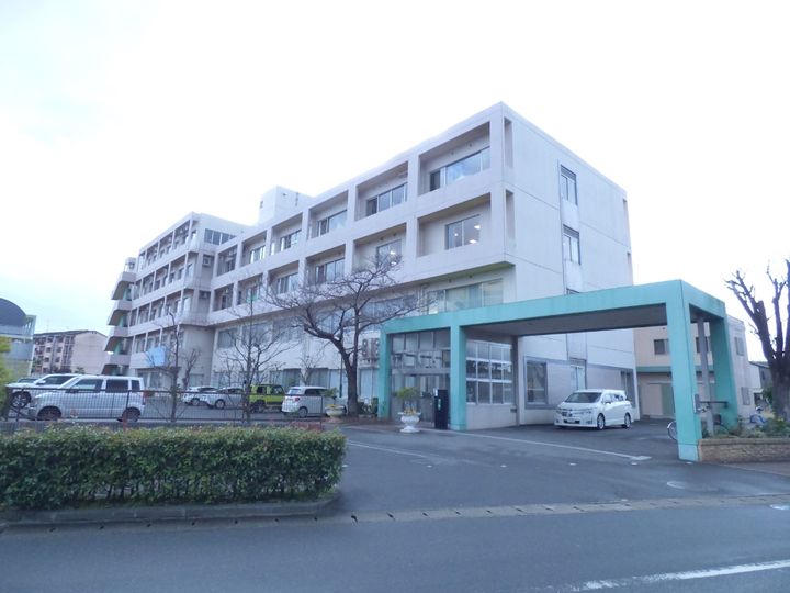 レオパレスラ・リッシュの周辺