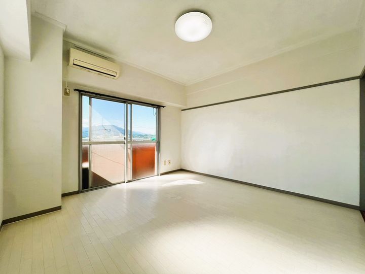 しおんビルの内装