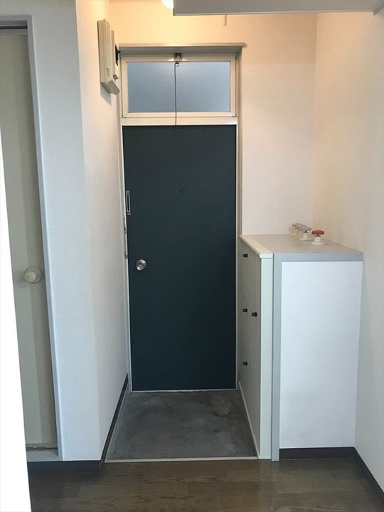 メゾンフォレー城東の玄関