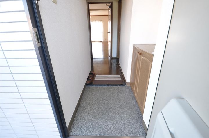 ラ・ベルジューレの玄関